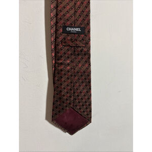 EUC MEN’S CHANEL PARIS SILK TIE LOGO RED LUXURY DRESS CROSSHATCH 56” LENGTH